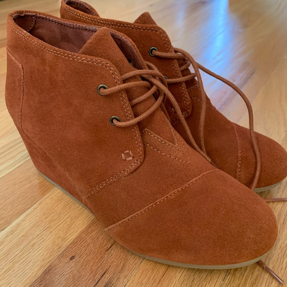 Tom’s wedge booties NWOT